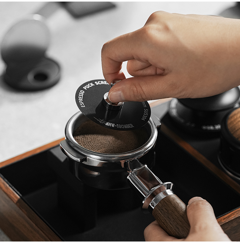 Подставка для пак-скринов силиконовая с магнитом MHW-3BOMBER Espresso Puck Screen Storage Pad 51-58 mm + Magnet — изображение 3